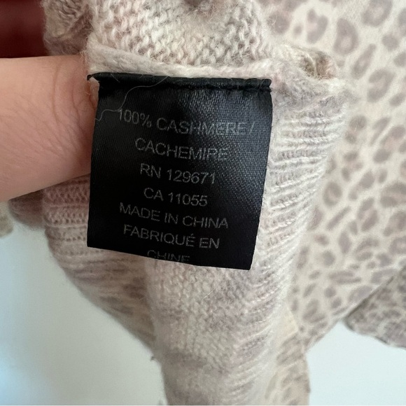 360 cashmere sylvia leopard v-neck cashmere sweater size XS - Picture 7 of 10